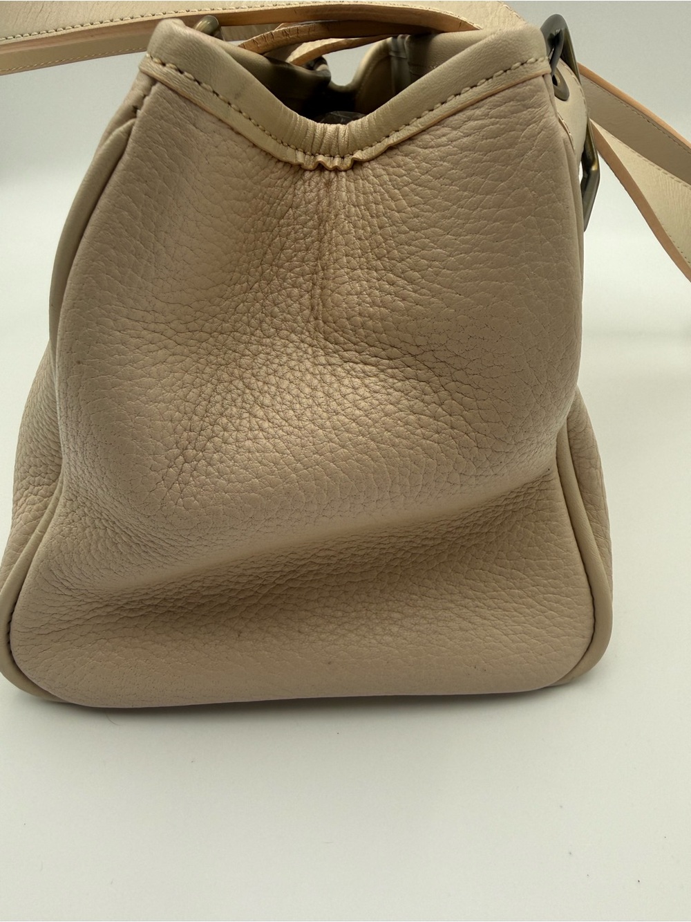 Chloe Beige Shoulder Bag with Gold Hardware - Picture 3 of 8
